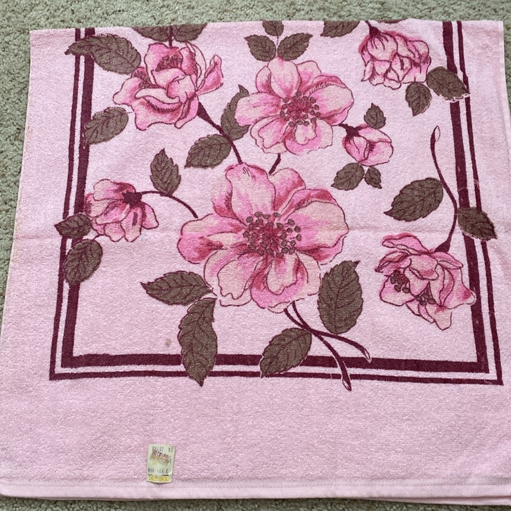 Vintage Cannon Towel. Made in USA. Cotton/Polyester.